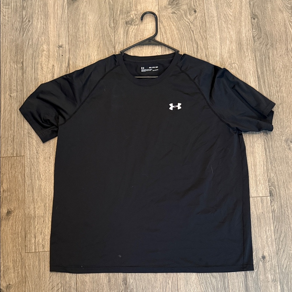 Under Armour Men's Black Short Sleeve Tee